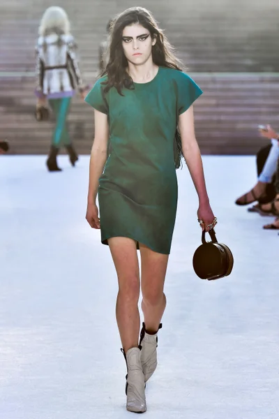 Look 19